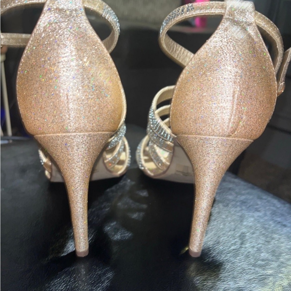 Heels - Picture 5 of 5
